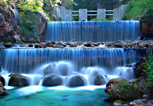 Waterfall-Slomo-Waterfalls.jpg