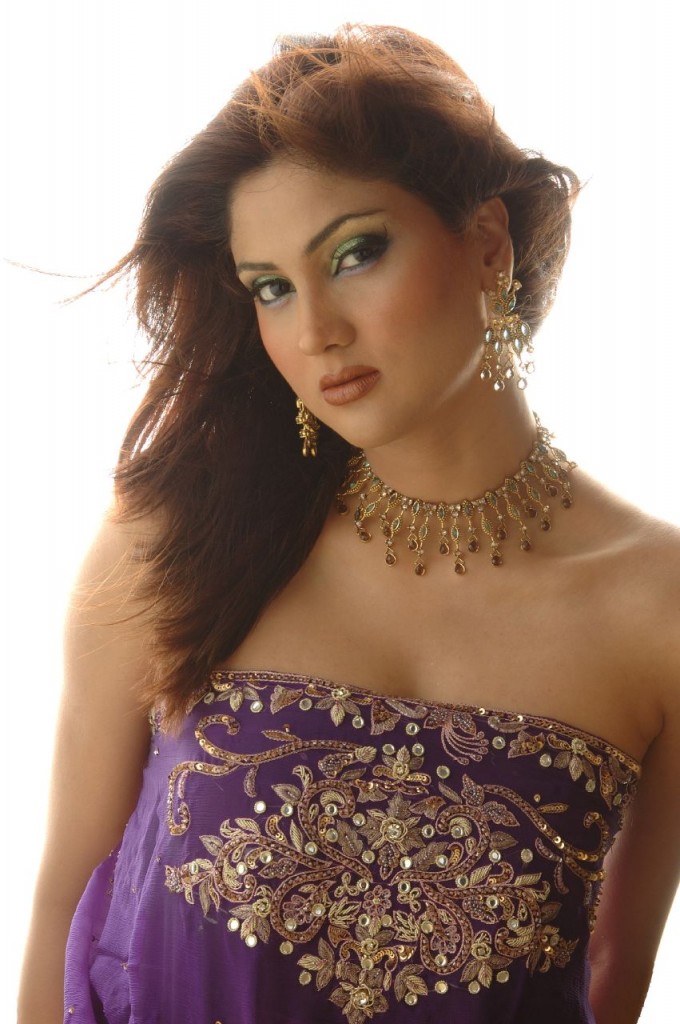 Gorgeous Female Models of Pakistan - YusraBlog.com